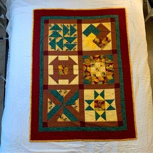 Elegant Star Patchwork Quilt - Burgundy and Green